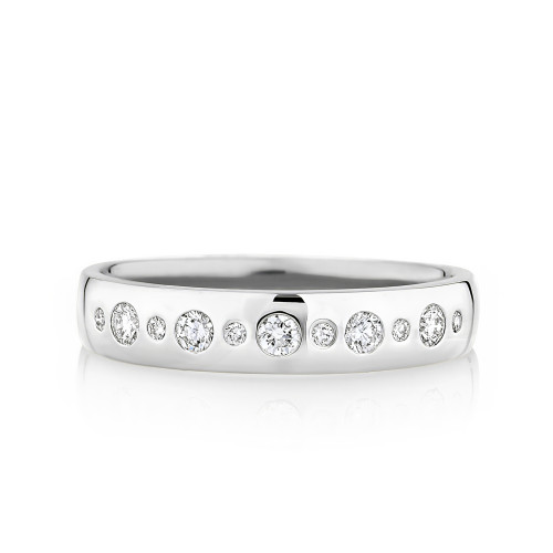 Alternating Round Diamond Flush Set Band
