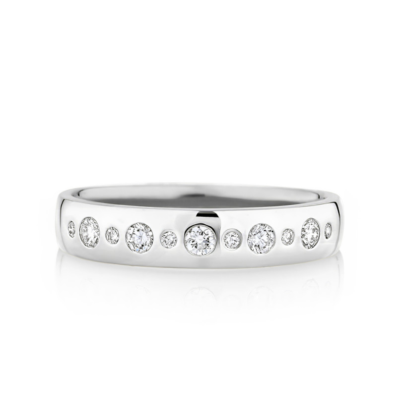 Alternating Round Diamond Flush Set Band